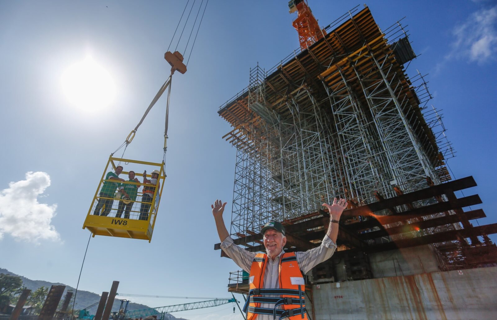 Do sonho à realidade: Governador Ratinho Junior visitou canteiro de obras da Ponte de Guaratuba que alcançou 50% de conclusão 5 1000189549 1