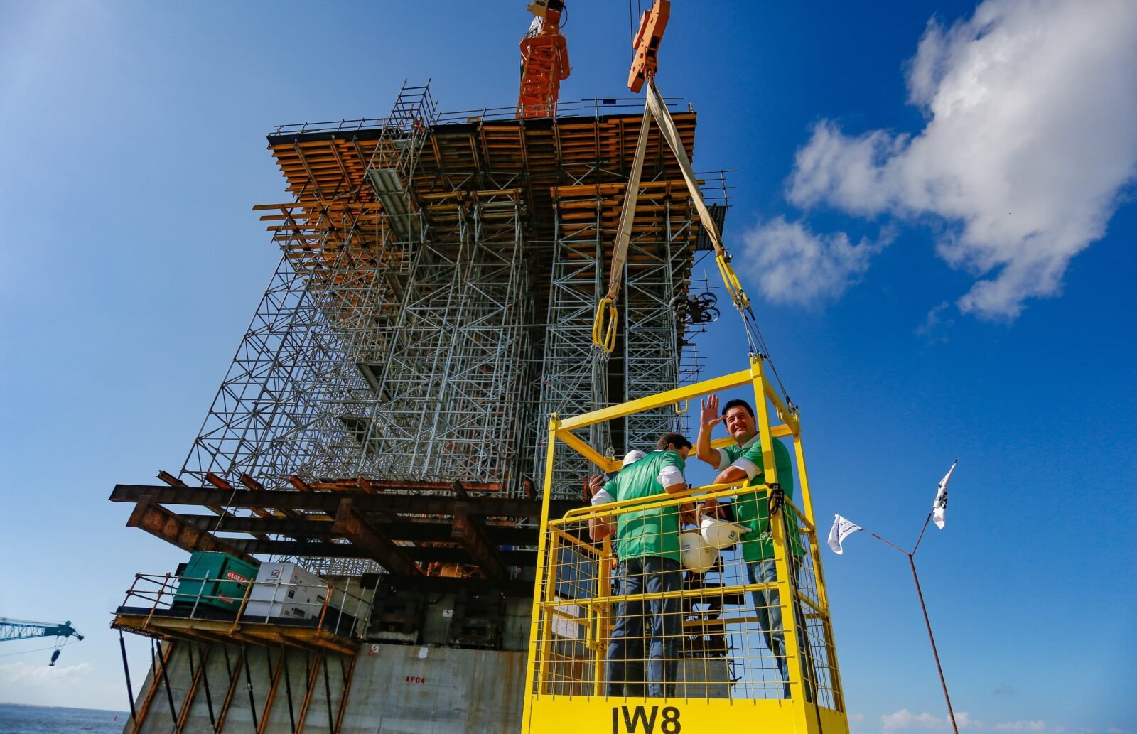 Do sonho à realidade: Governador Ratinho Junior visitou canteiro de obras da Ponte de Guaratuba que alcançou 50% de conclusão 3 1000189566 0