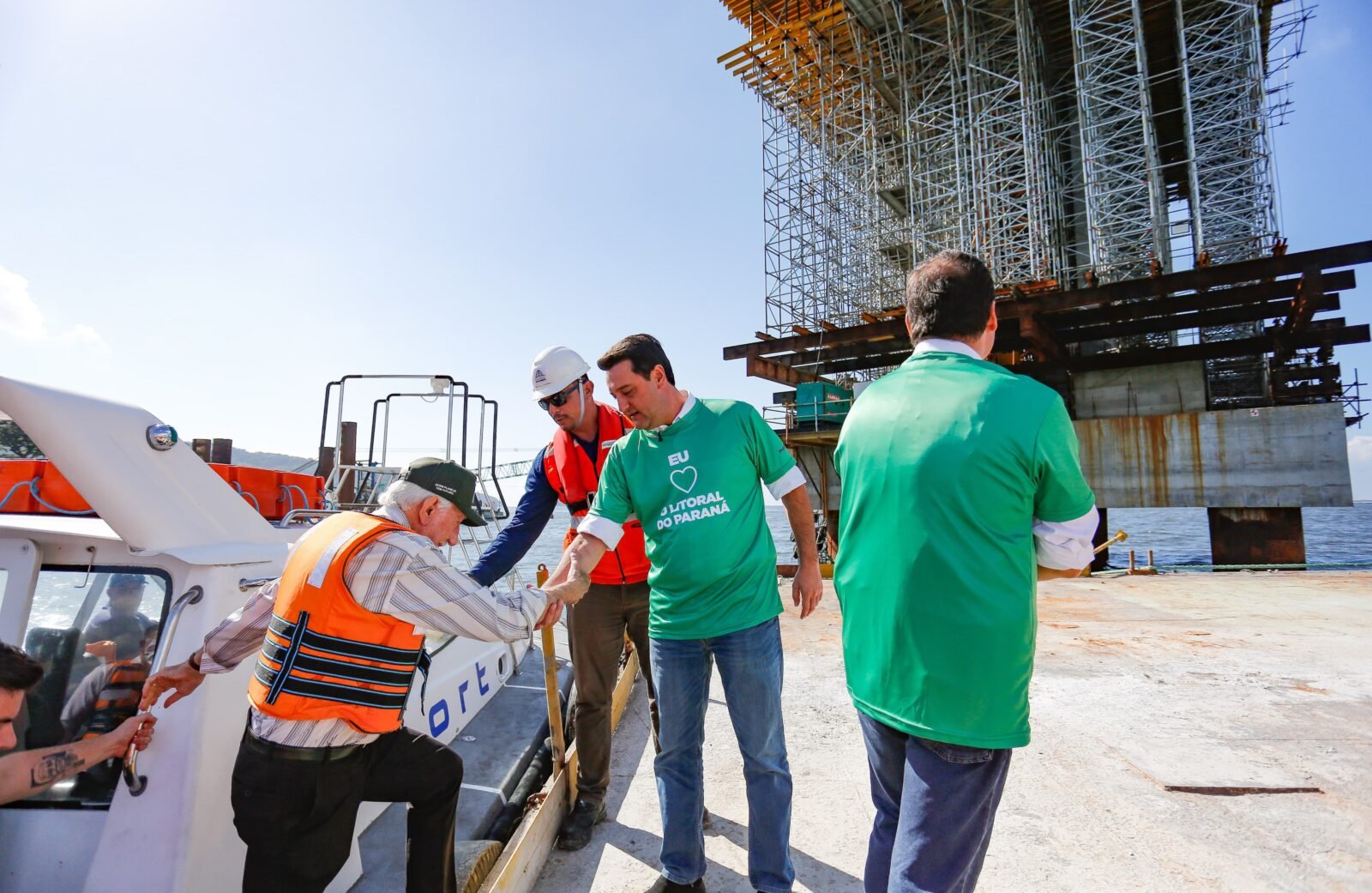 Do sonho à realidade: Governador Ratinho Junior visitou canteiro de obras da Ponte de Guaratuba que alcançou 50% de conclusão 7 1000189622 0