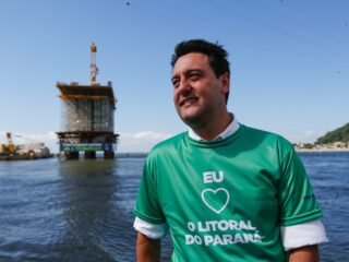 Governador Ratinho Junior visitou canteiro de obras da Ponte de Guaratuba que alcançou 50% de conclusão
