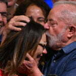 Lula beija Janja