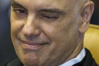 Alexandre de Moraes ‘tem traços graves de psicopatia’ diz Carla Zambelli; Moraes encaminha pedido de afastamento do ministro da Defesa