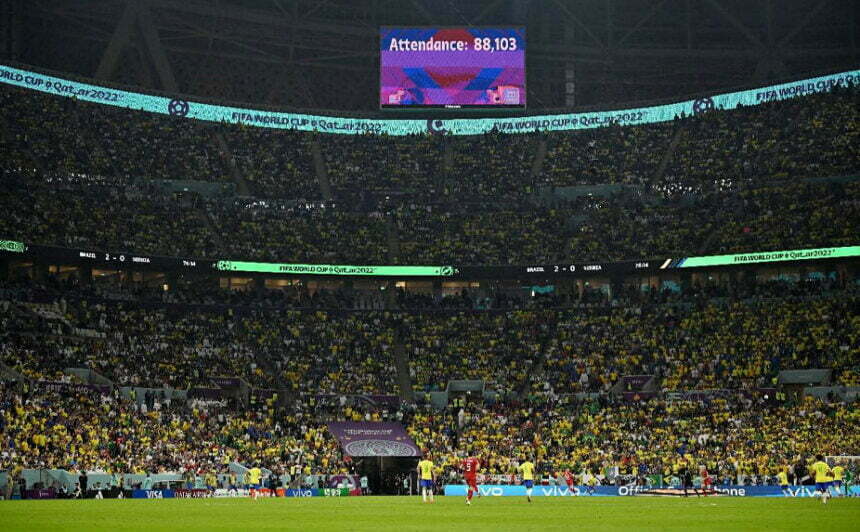 Torcida Brasileira no Catar grita; "Lula ladrão, seu lugar é na prisão"