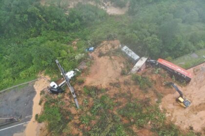 Deslizamento na BR376 em Guaratuba