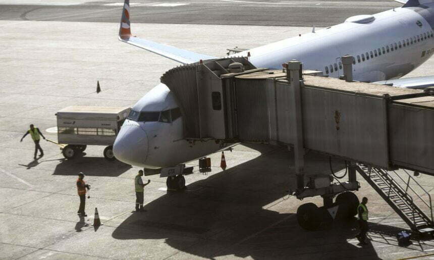 aviões comerciais, aeroporto