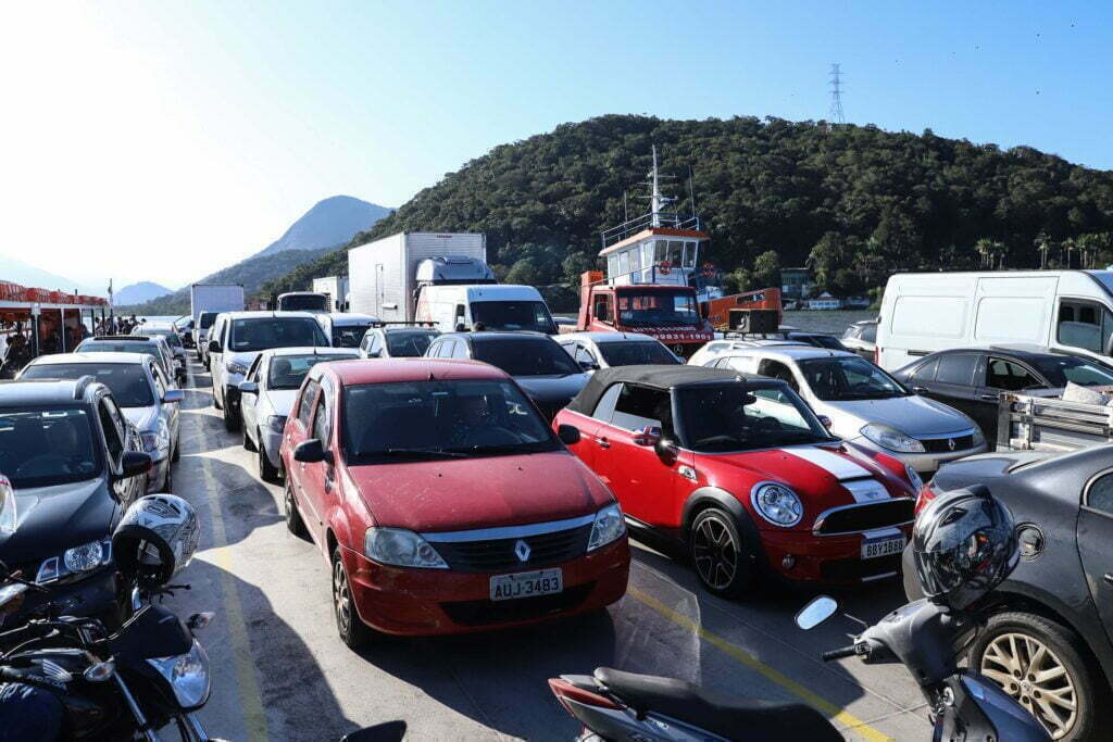 Terceiro ferry boat retorna à baía de Guaratuba