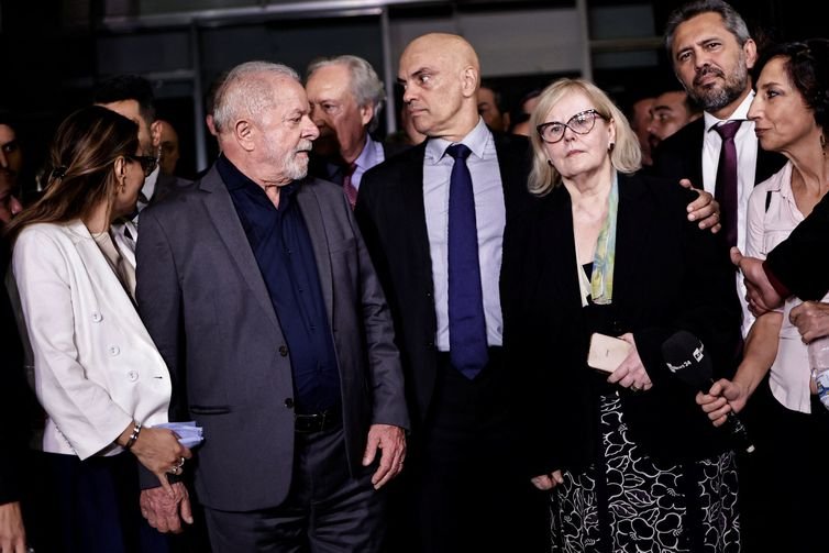 Em reunião com Lula, governadores condenam atos antidemocráticos 4 Lula e governadores visitam STF após reunião - Reuters/Ueslei Marcelino/Direitos Reservados
