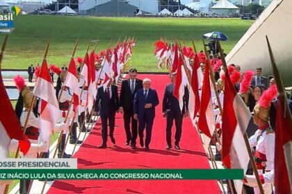 Lula e Alckmin tomam posse