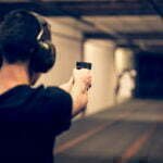 Acesso a armas e munições de uso restrito legal para CACs