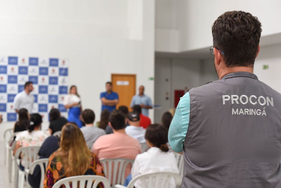 Procon de Maringá multa empresa de formatura e pede esclarecimentos