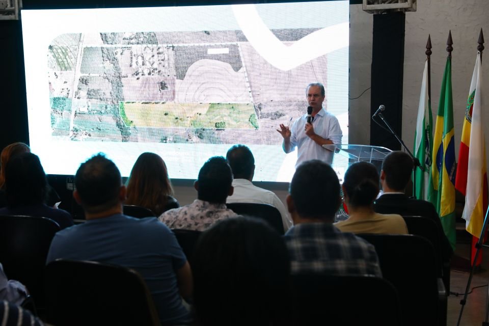 Prainha de Maringá: Ulisses Maia anuncia início das obras para setembro 11 gd 785b2eeb4937
