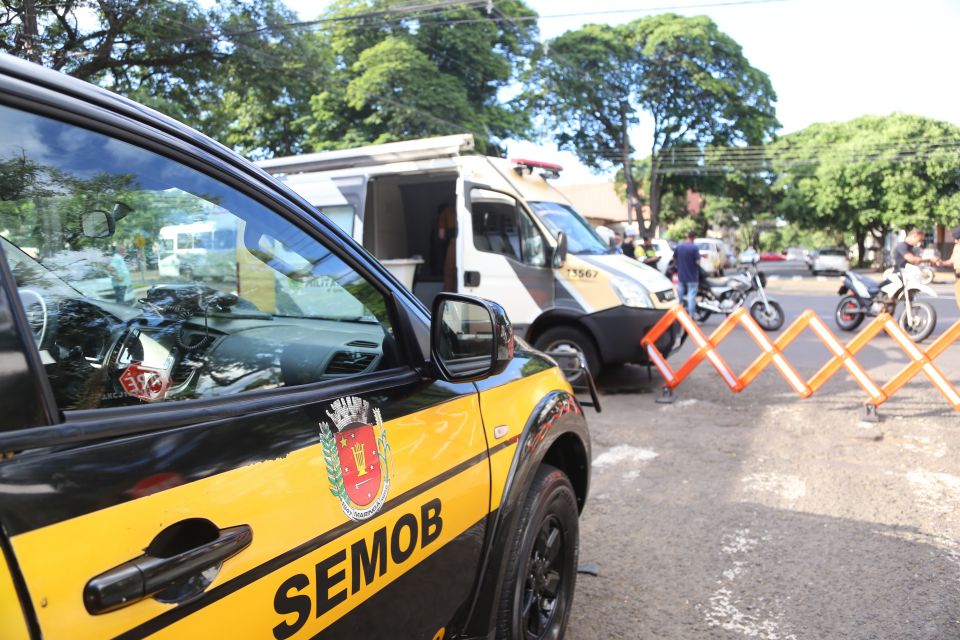 Operação integrada da Semob e PM apreende 18 veículos; motocicleta soma R$ 65 mil em débitos
