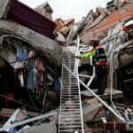 Turquia e Síria: número de mortos em terremoto passa de 7,8 mil