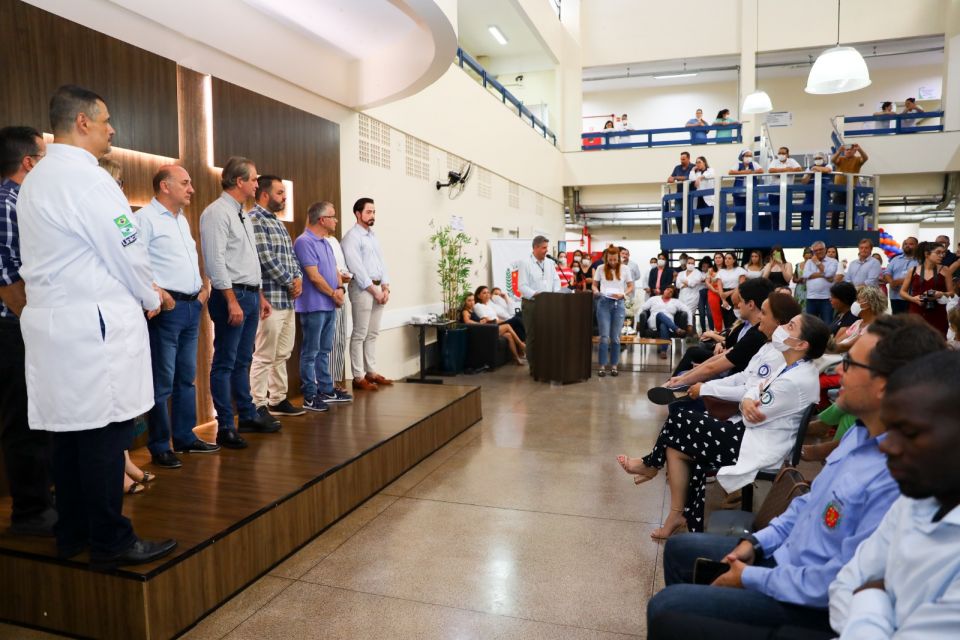 Prefeito Ulisses Maia inaugura novo ambulatório de especialidades no Hospital Municipal