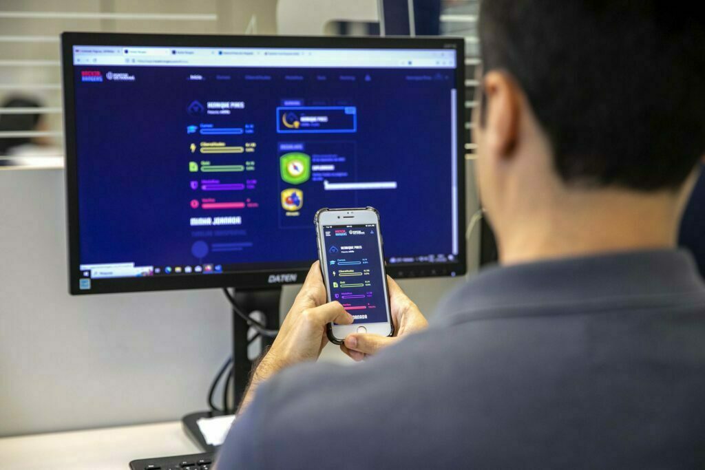 Game "Hacker Rangers" será usado por portuários do Paraná para aprender sobre cyber segurança 16 Portuários do Paraná usarão game "Hacker Rangers" para aprender sobre cyber segurança