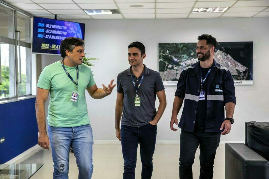 Game "Hacker Rangers" será usado por portuários do Paraná para aprender sobre cyber segurança 10 Portuários do Paraná usarão game "Hacker Rangers" para aprender sobre cyber segurança