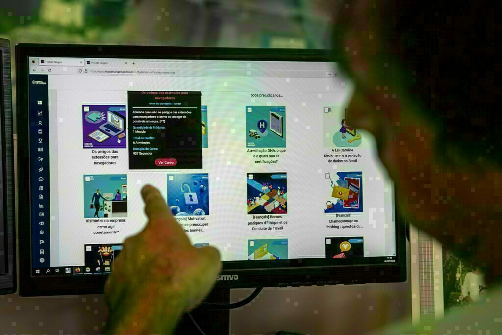 Game "Hacker Rangers" será usado por portuários do Paraná para aprender sobre cyber segurança 7 Portuários do Paraná usarão game "Hacker Rangers" para aprender sobre cyber segurança
