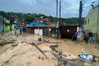 Deslizamento em Ubatuba mata criança