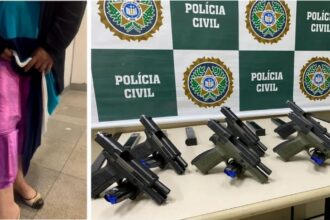 Mulher é detida com sete armas automáticas presas ao corpo