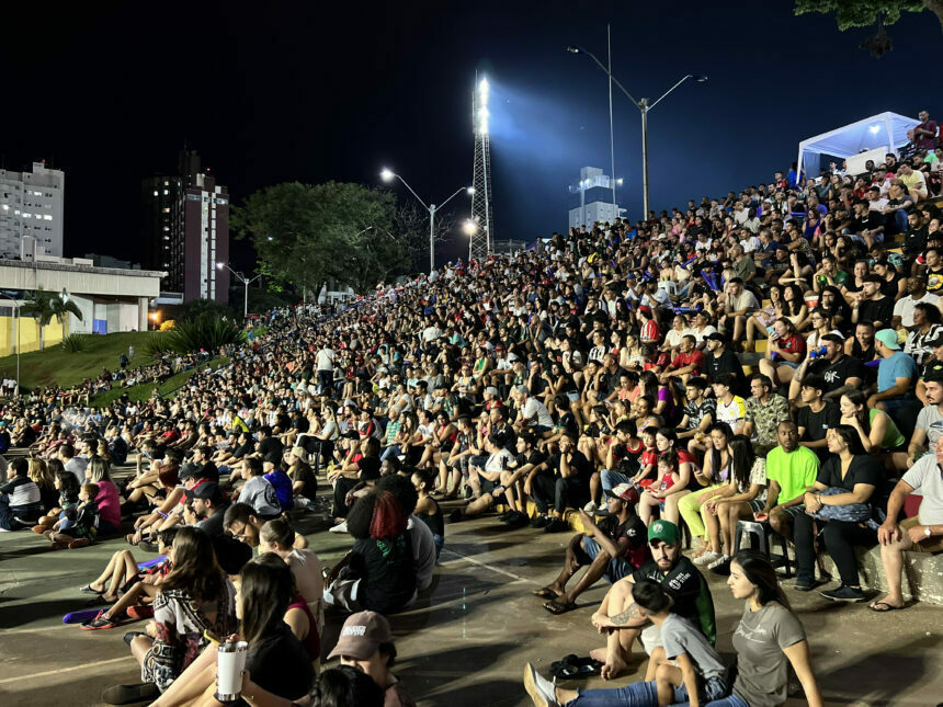 Maringaenses poderão acompanhar as emoções da próxima partida do Flamengo contra o Maringá FC nesta quarta-feira, 26, em telão no Ginásio Chico Neto.