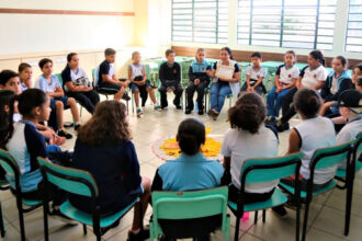 A Prefeitura de Maringa sai na frente com a instituicao das ′Comissoes de Paz′ na rede municipal de ensino