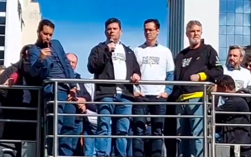 Deltan Dellagnol e Sergio Moro na Marcha para Jesus em Curitiba