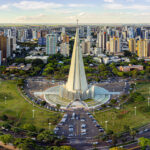 Imagem de drone da regiao central de Maringa com vista da catedral