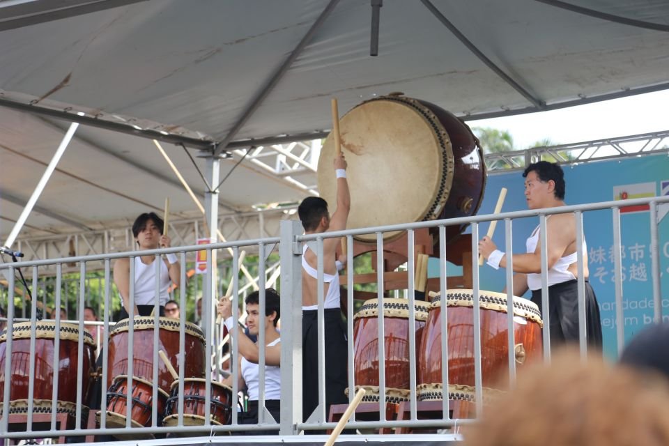 Milhares de pessoas celebram 76 anos de Maringá em tradicional desfile de aniversário 4 gd 3f6a10a30280
