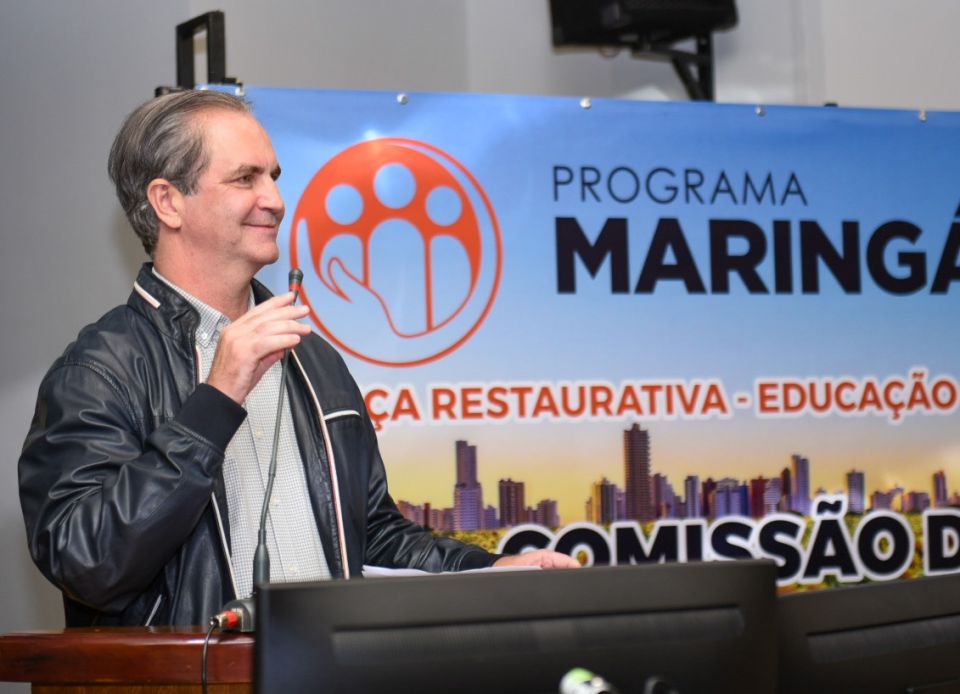 Maringá sai na frente com a implementação dos ′Círculos de Paz′ nas escolas municipais 2 gd a8f719e42935