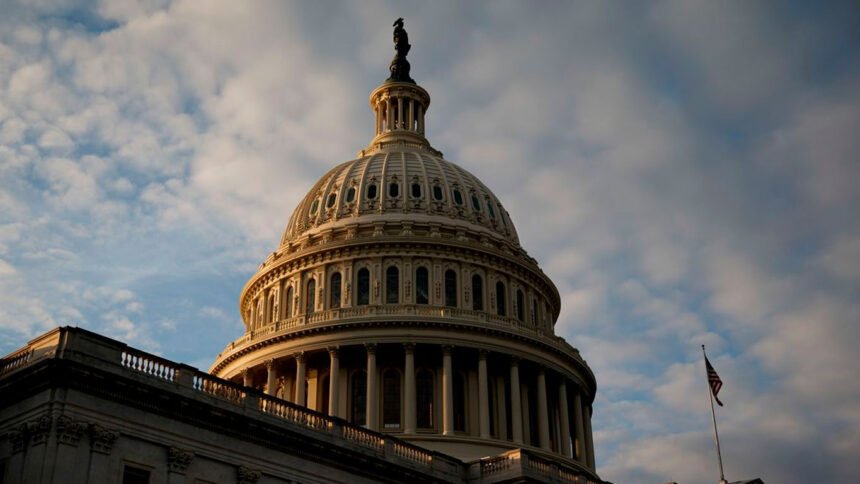 Senado dos EUA aprova elevacao do teto da divida e evita calote historico no governo Biden