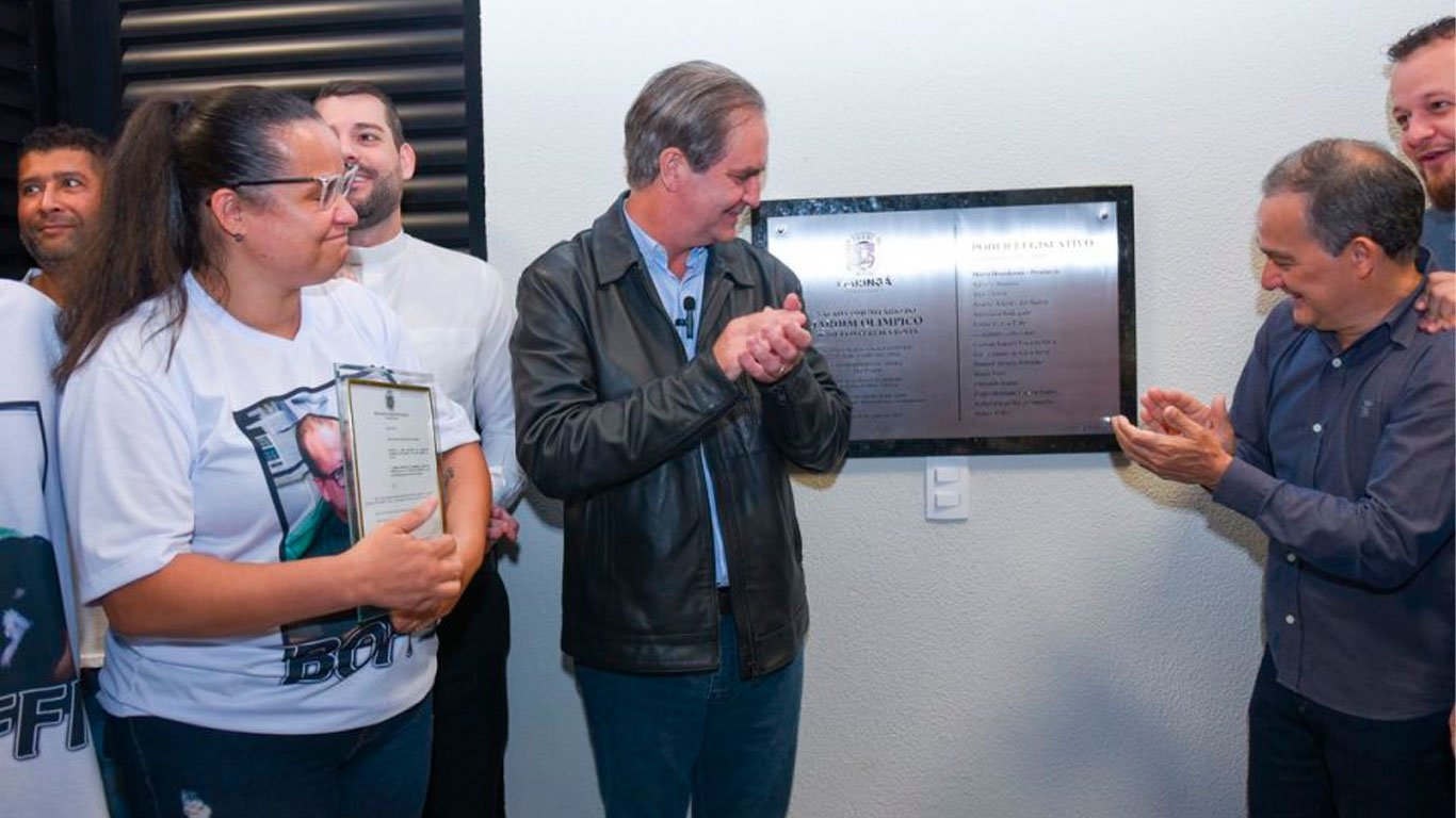 Ulisses Maia inaugura salao comunitario do Jardim Olimpico