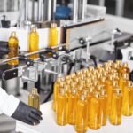 Produção de cosméticos: processo é complexo e tem exigências