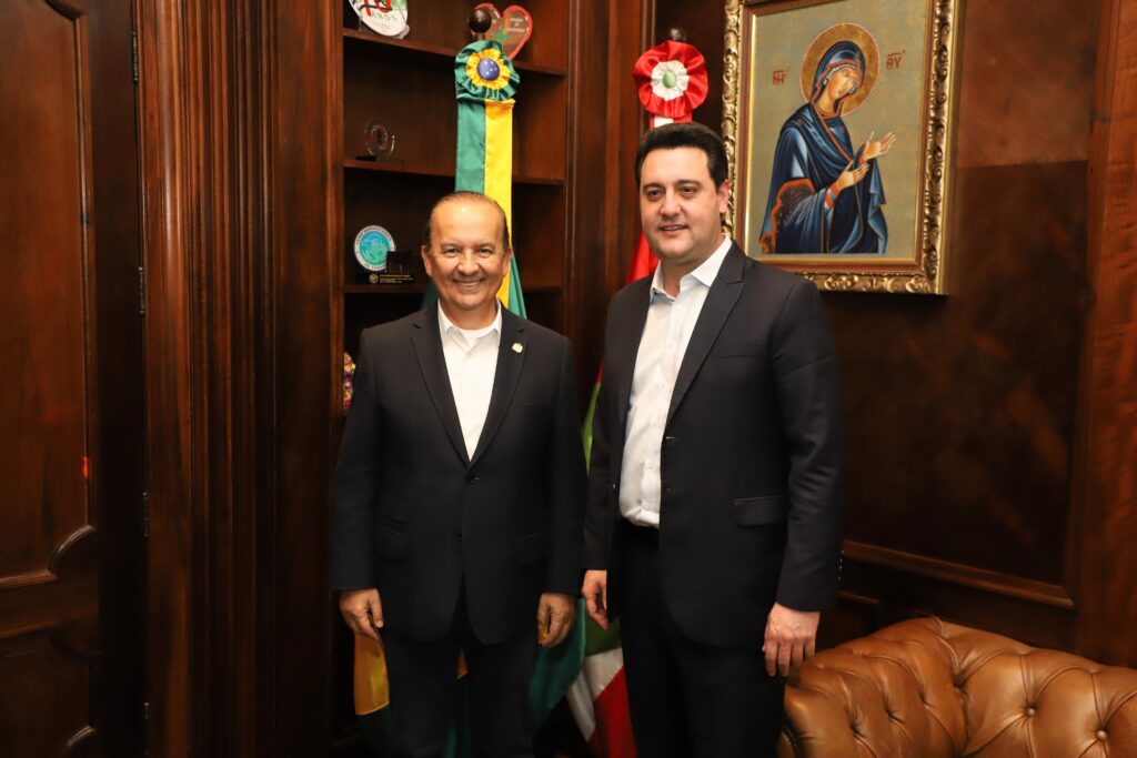 Ratinho Junior e Jorginho Mello reafirmam fortalecimento da cooperação entre o Paraná e Santa Catarina 2 img 52492