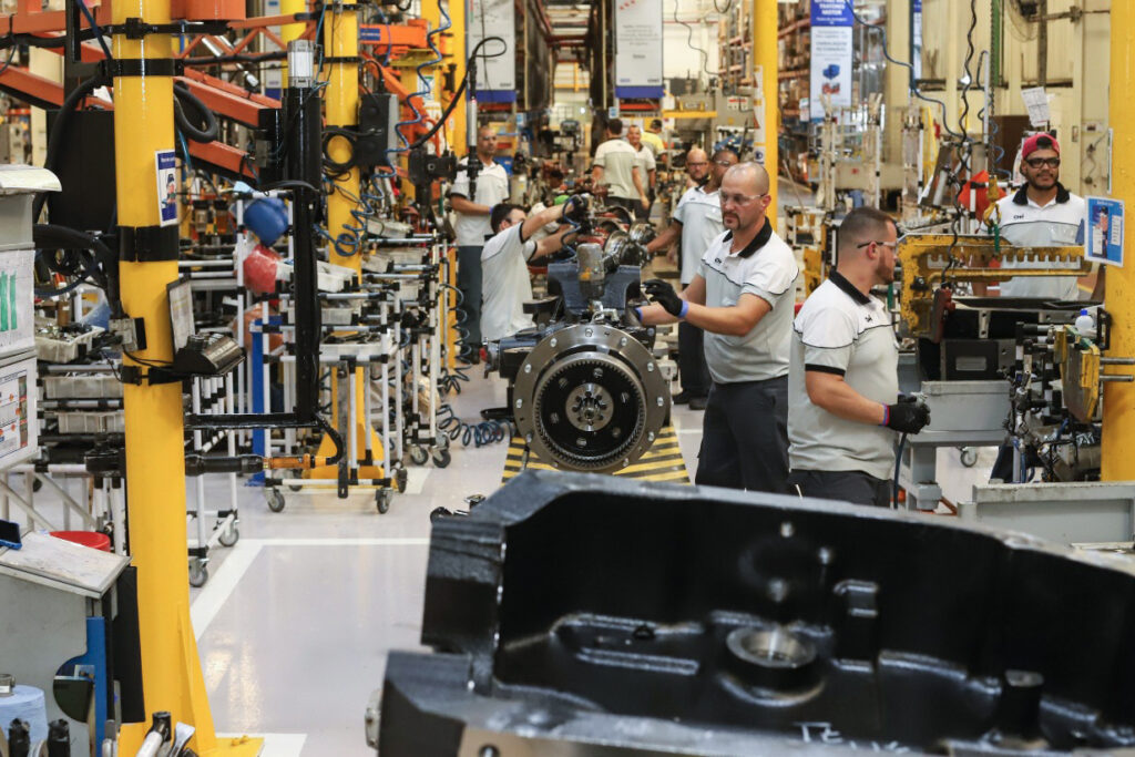 Aô potência! Paraná tem a maior representatividade industrial da região Sul, aponta IBGE 2 new holland montagem 005
