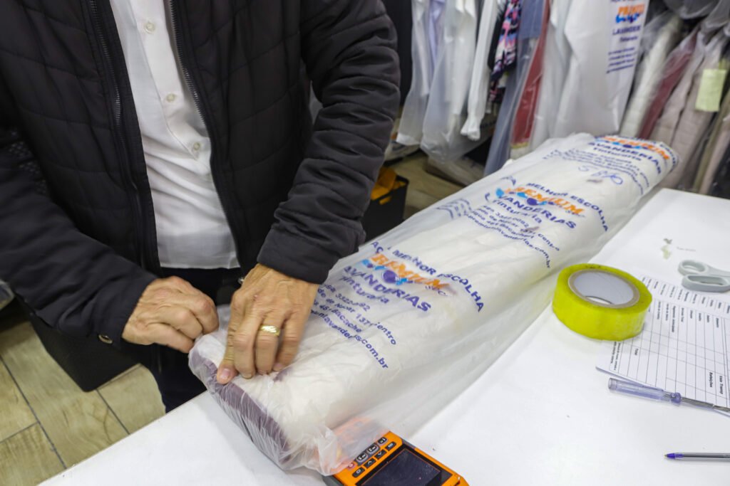 Setor de serviços do Paraná cresce 11,2% nos primeiros cinco meses do ano, melhor resultado do sul do país segundo IBGE 2 servico lavanderia 9252