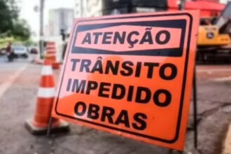 Interdição, Trânsito-impedido, obras na pista.