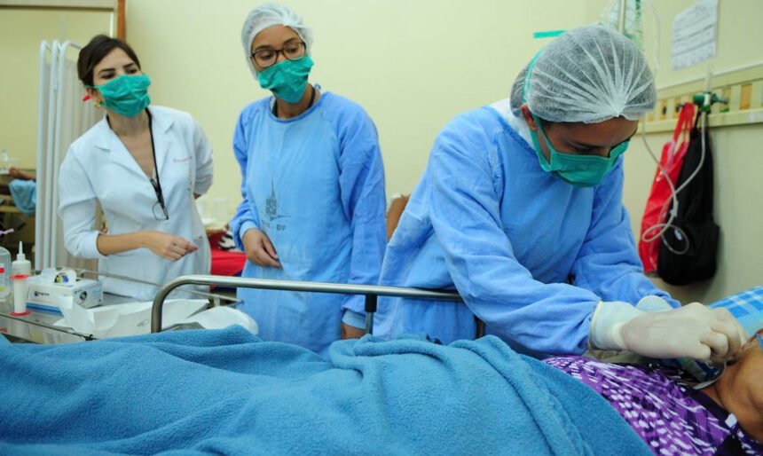 Atendimento ao paciente, hospital, pagamento do piso da enfermagem