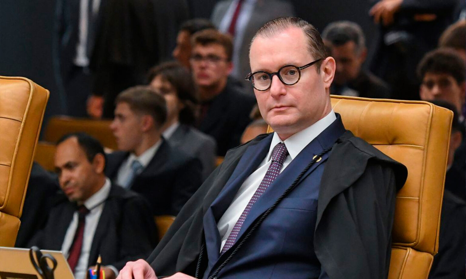 Cristiano Zanin vota contra a descriminalização da maconha para uso pessoal