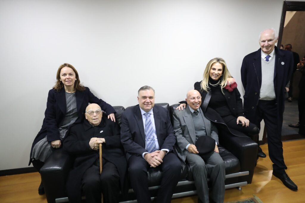Cida Borghetti é homenageada em sessão solene do Dia da Criação o Paraná