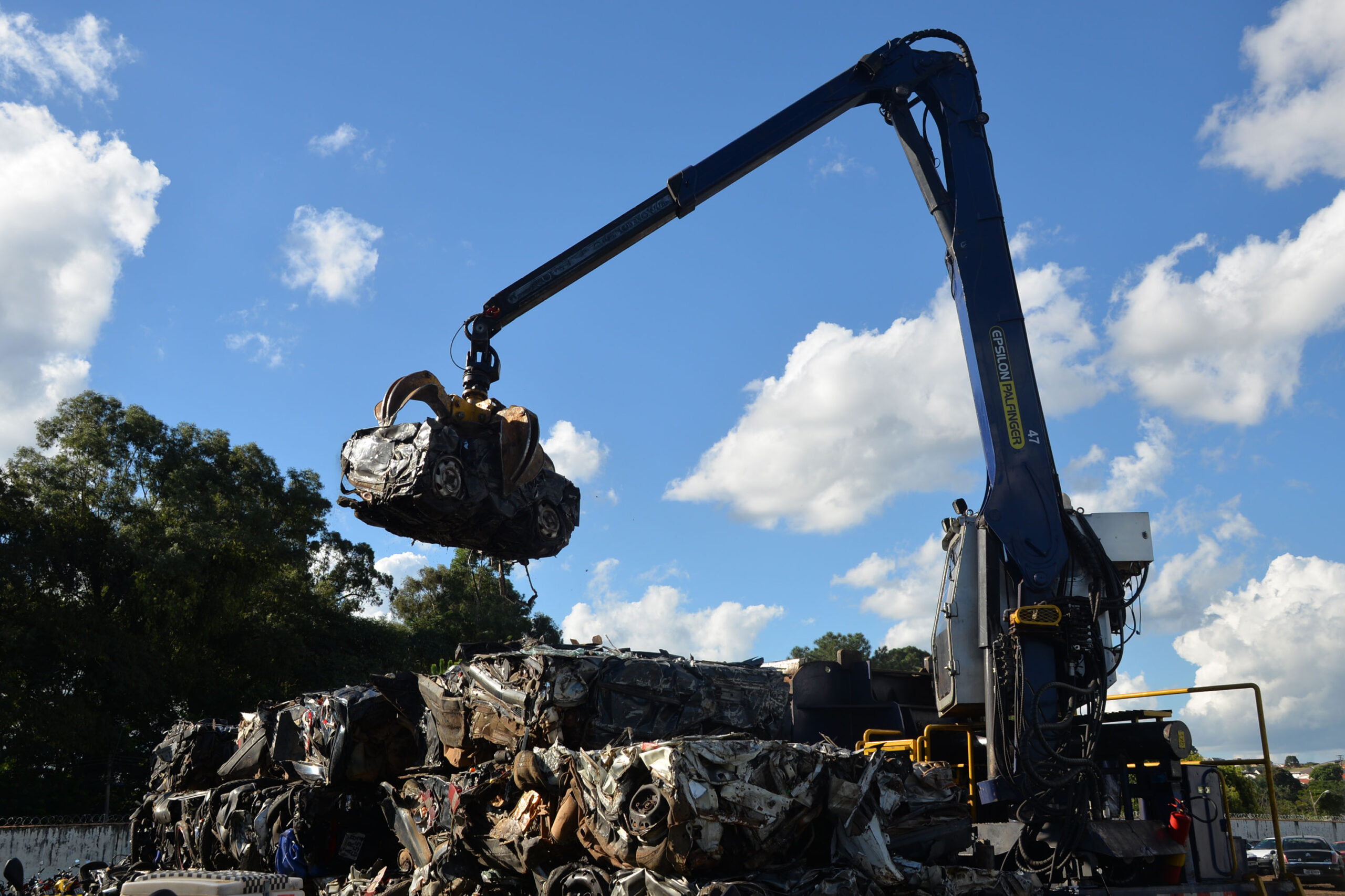 Leilão de materiais ferrosos para reciclagem