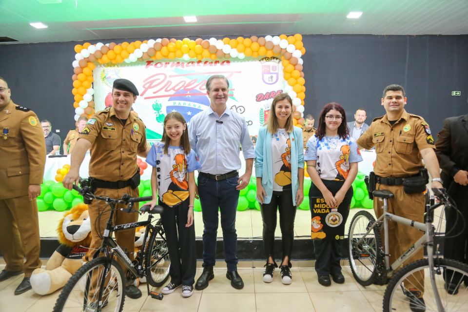 Ulisses Maia participa da formatura dos alunos do Proerd, programa de prevenção às drogas