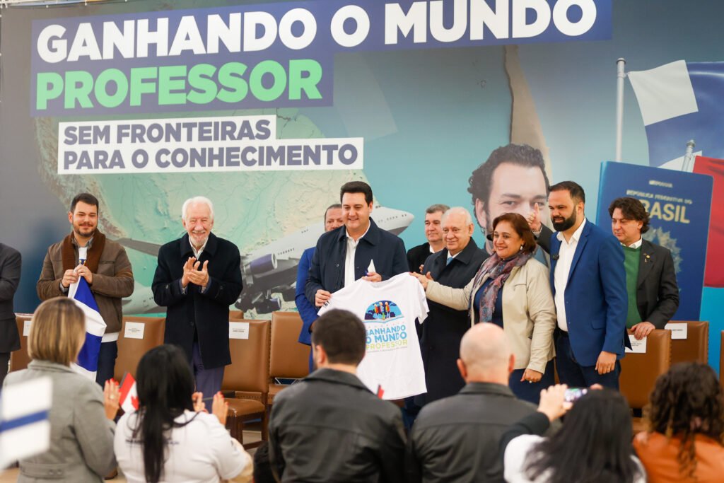 99 professores do Paraná vão embarcar em outubro para cursos no Canadá e Finlândia 5 99 professores do Paraná vão embarcar em outubro para cursos no Canadá e Finlândia
