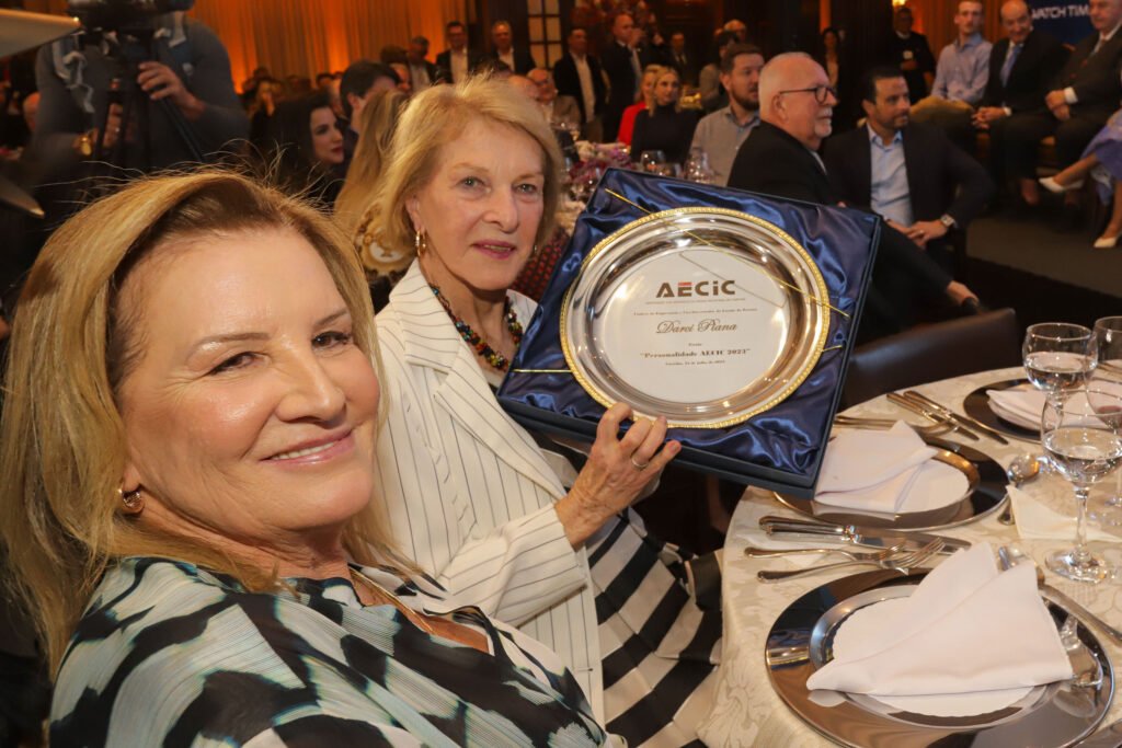 Vice-governador Darci Piana é homenageado com o título Personalidade Aecic 2023 3 homenagem aecic foto rdziura 9925 0