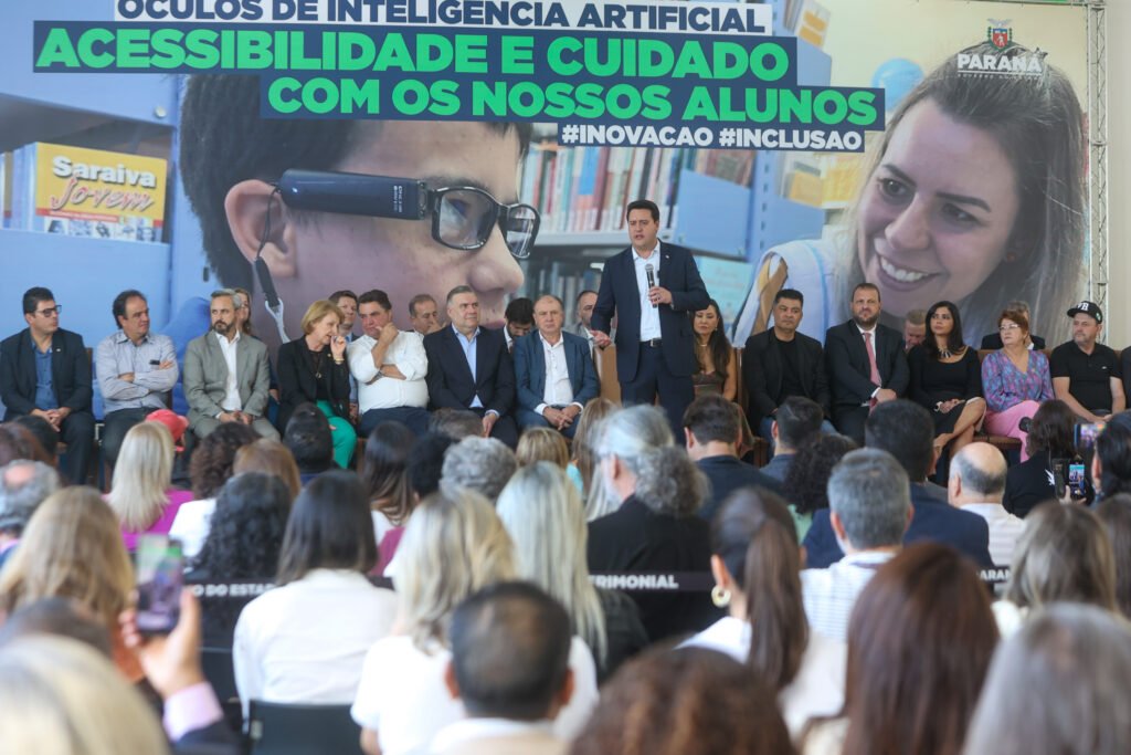 Governo do Paraná entrega óculos com inteligência artificial para apoiar alunos cegos da rede estadual 10 oculosgov 24