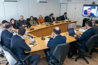 Paraná discute fortalecimento das fronteiras com União e hidrogênio verde com Senado