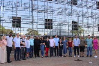 Sarandi | Apresentação das obras do novo paço municipal reuniu deputado estadual, ex-prefeitos, secretários municipais e muitos convidados