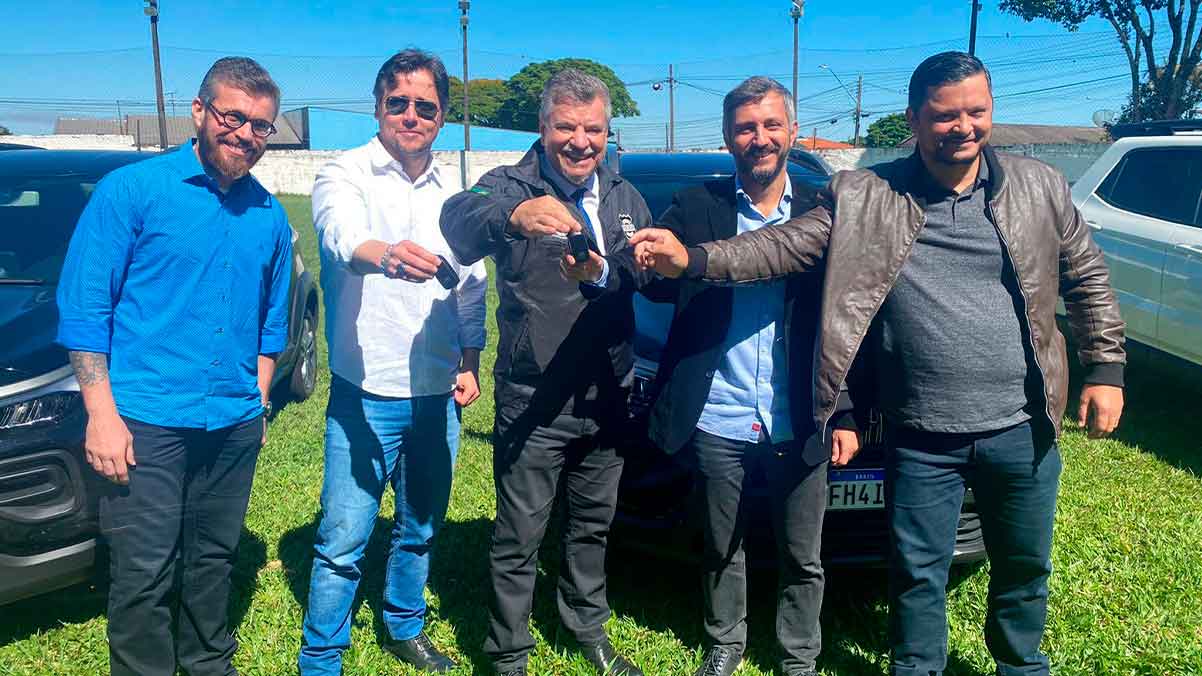 Delegado Jacovós entrega 06 viaturas 0 km à Polícia Civil de Apucarana