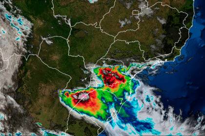 Previsão do tempo, Radar Simepar, risco elevado de tempestades