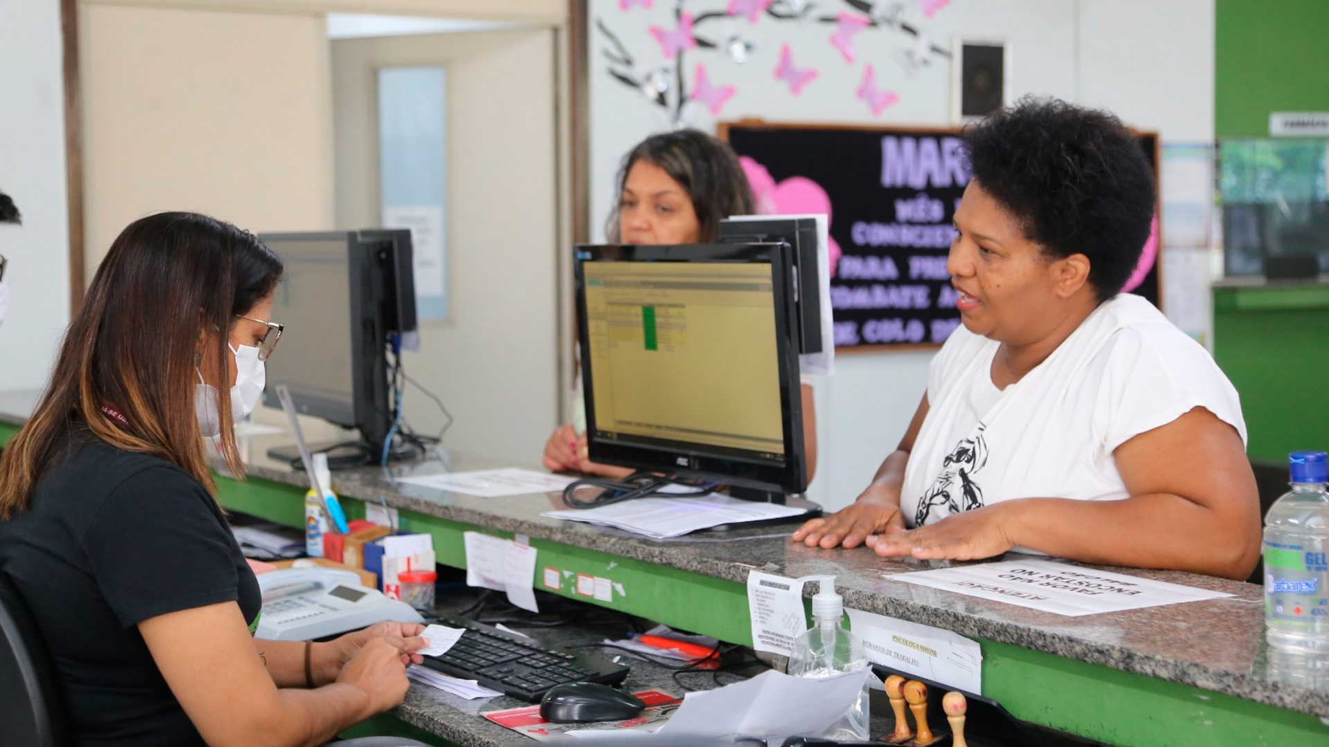 Unidades Básicas de Saúde (UBSs). O cadastro de cada usuário com informações recentes é fundamental para melhoria contínua do serviço e garante que as equipes consigam contato para avisar sobre a liberação de consultas e exames.