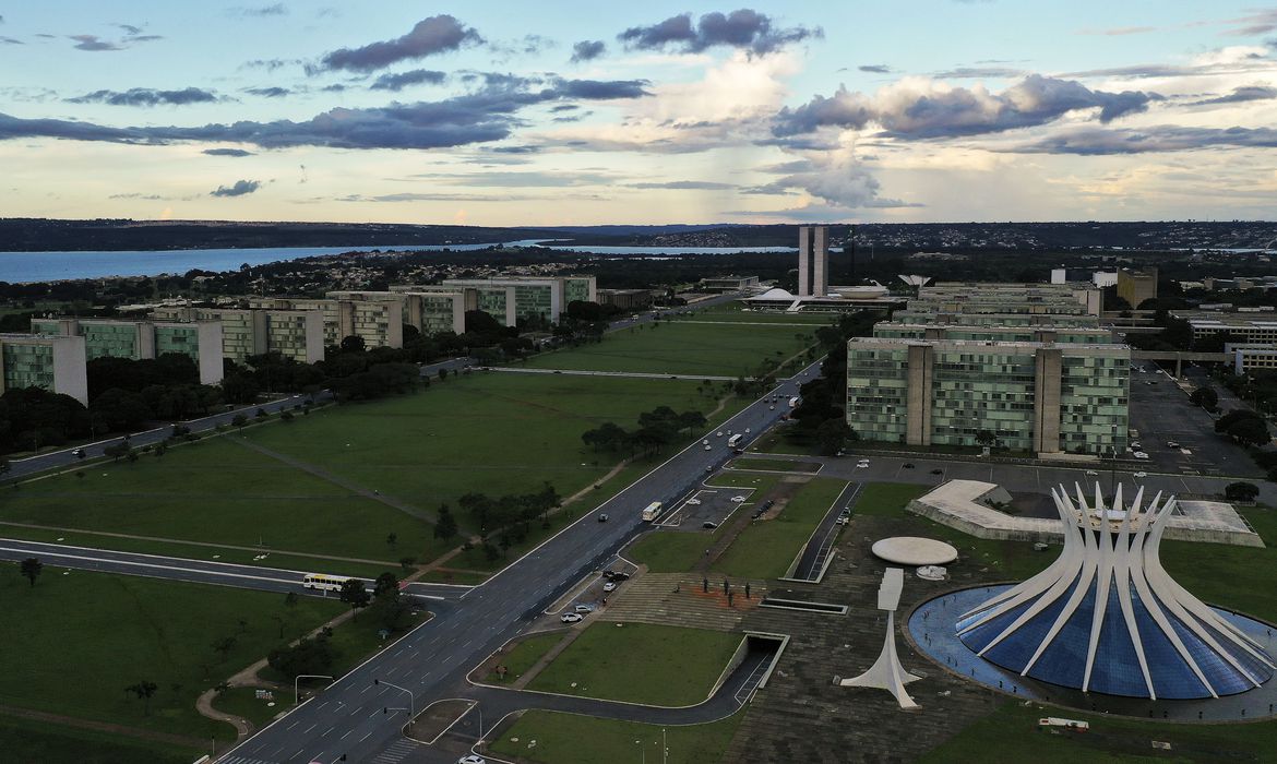 Concurso Nacional Unificado - Prédios da Esplanada dos Ministérios, Brasília, DF.